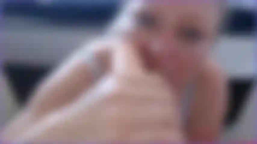 Dt dieses riesige neue spielzeug, schau, wie gut ich deinen schwanz lutsche, heißes spucken, würgen, deepthroat-bj für den oralen liebhaber im pov-stil. Böses, schmutziges gerede in diesem video, ich bin die verdammte oral-queen, komm und sieh, warum.