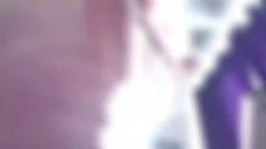 Leck mein enges kleines arschloch. Sieh zu, wie ich mich direkt vor deinem gesicht nach vorne beuge und dich schön nah an mein enges kleines arschloch heranlasse, damit du es riechen und für mich lecken kannst. Heißes dirty talk und nahaufnahmen. Toller video-teaser für arschliebhaber.