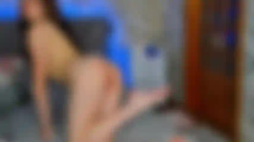 Sexy neckerei auf einem bett