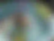 Meine brüste schwimmen im pool, was gibt es schöneres.