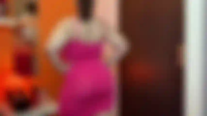 Mein großer sexy körper macht dich wahnsinnig und du weißt, dass du all das einfach packen willst, fühle meinen weichen sexy fetten körper! Jetzt lehne dich zurück und entspanne dich und genieße die aussicht, während ich meine muschi für dich ficke!