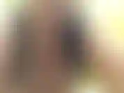 Jede nacht gehst du neben deiner schlafenden frau ins bett, aber du kannst nicht an mich denken, also kommst du online und lässt dich von mir necken, während du deinen schwanz streichelst, sie schläft, sie weiß nicht, was los ist.