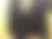 Die dir zeigt, wie heiß mein körper unter meiner sexy seidigen robe aussieht.