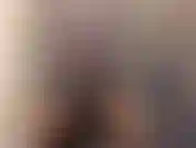 Die dich mit meinem großen körper in einem seidenoutfit neckt.