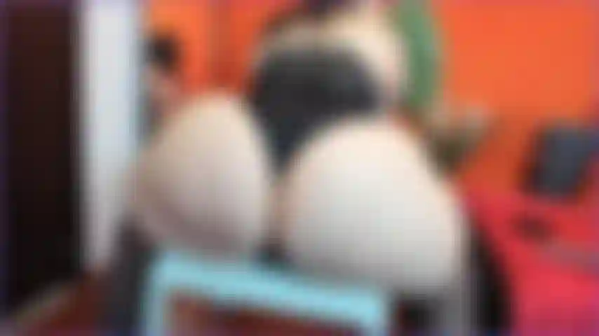 Big ass necken.