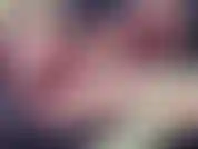 Meine muschi mit einem neuen spielzeug fickte und dabei einen üppigen vibrator in meinen arsch steckte, um mein enges po-loch zu dehnen (teil 1).