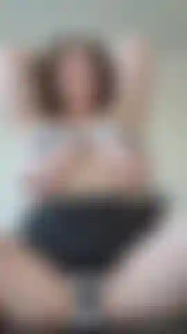 Brüste hüpfen in meinem bikini.