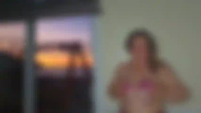 Je me rase la chatte pour que tu ne manques pas une goutte de mon ejaculation feminine.