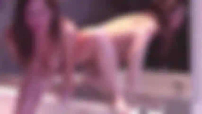 Riesige einfügung, mein großes spielzeug klebt an einem spiegel und ich ficke es. Doppelansicht 3d.