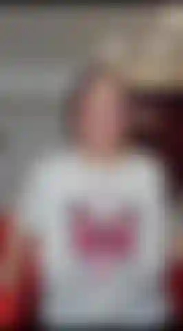 Du betrügst deine freundin mit mir.