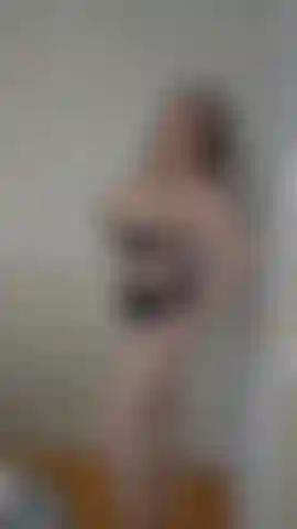 5 Mal deepthroat, anal und pussy spritzt.