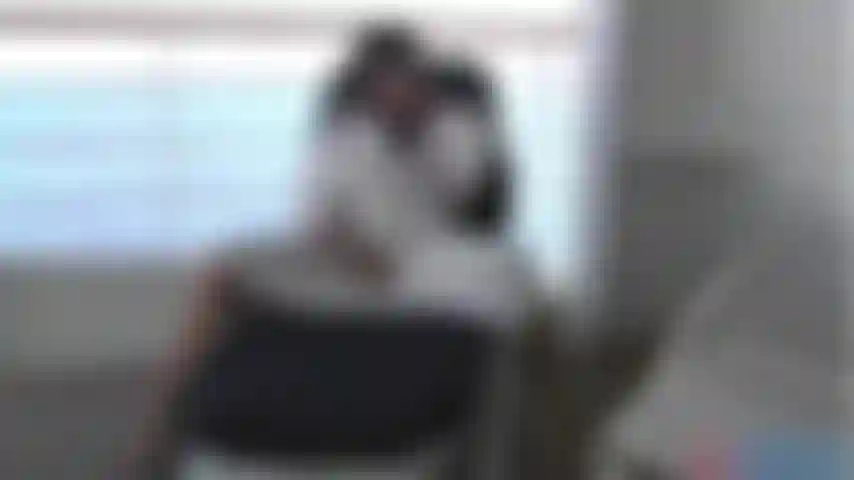 Die auf meinem balkon masturbiert, bis ich meinen cruiseshit erreiche.