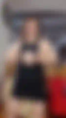 Ich masturbiere mit meinem dildo in meiner muschi.