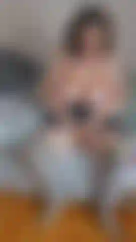 Werde dich mit meinem schönen, kurvigen körper necken.