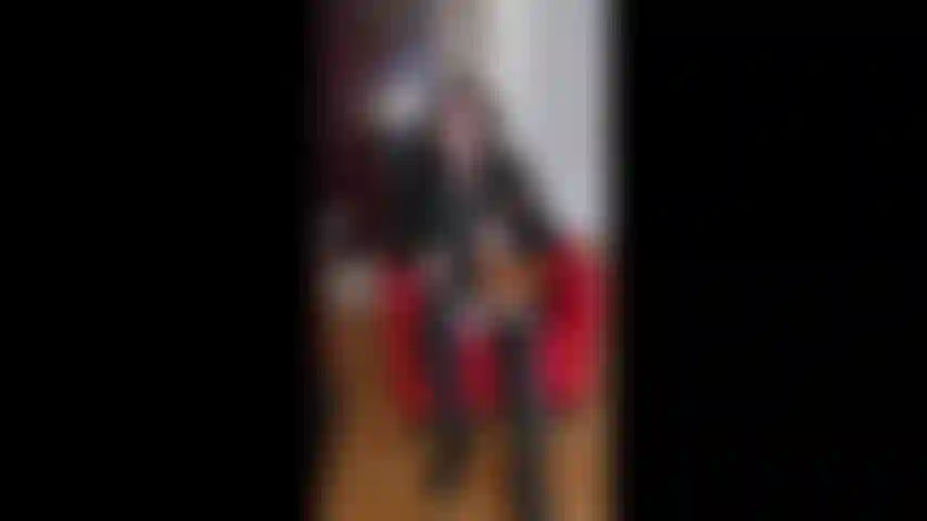 Ich kann nicht glauben, dass ich dich verlassen habe, weil du eine heulsuse warst, und jetzt flehst du mich an, dich wieder zu nehmen. Hör zu, ich könnte es mir überlegen, aber nur unter einer bedingung: wenn ich es schaffe, dich vorher zu demütigen! Ich weiß, dass du jeden moment sabberst.