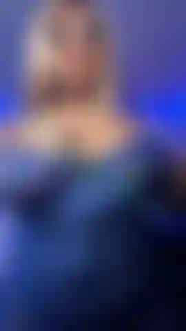 Ich gebe euch eine kleine peepshow in sexy blauer unterwäsche!