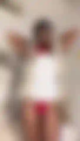 Eine sexy bäckerin.