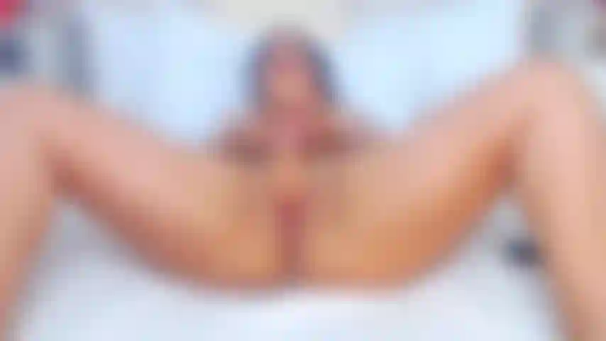 Eine heiße schlampe, die sich selbst fickt.