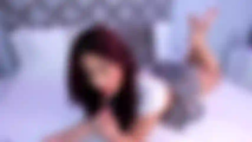 Eine freche schülerin, die ihren lehrer verführt, um ihn zu seiner zu machen.