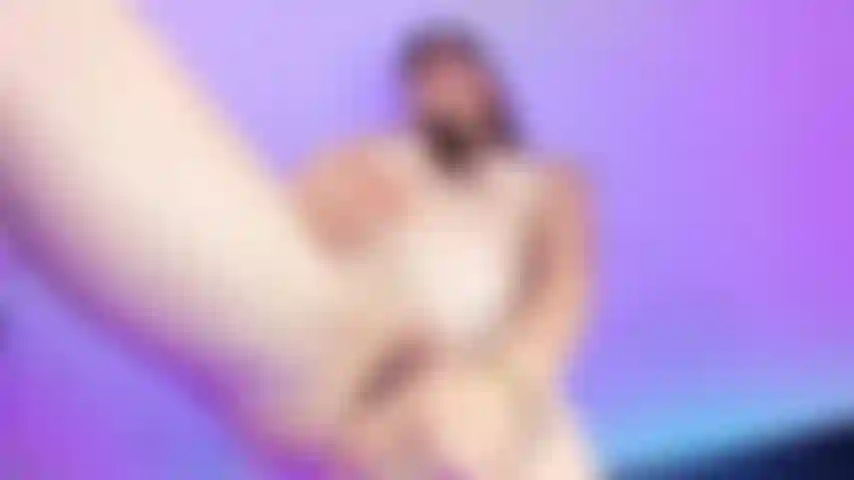 Ein magischer glasdildo in meiner nassen, magischen muschi.