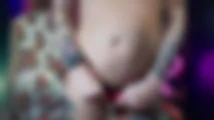 Zieh mein höschen rüber und fick mich gut.