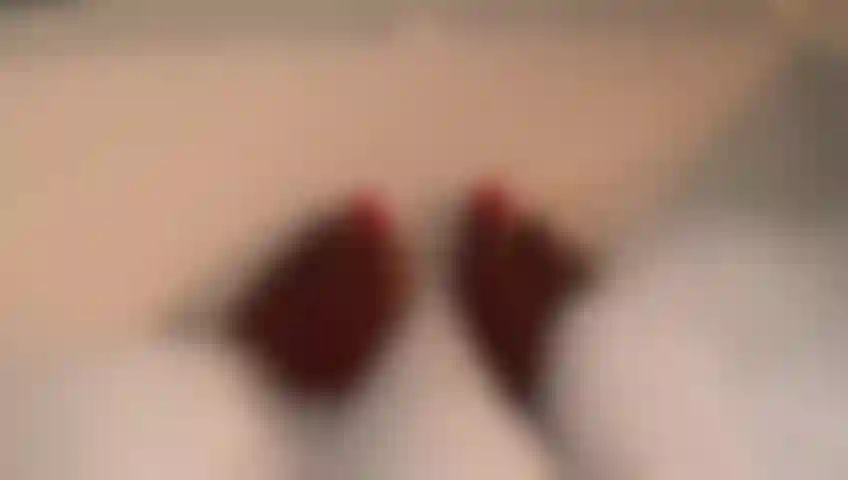 Blasen, quietschen und neckische nackte sohlen.