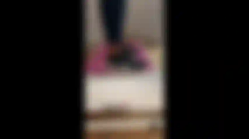 TEAL REVEL - Vintage Treadmill Foot Show: Curvy Goddess Reveals Sockless Soles, Barefoot Strut