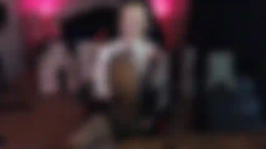 Schneller domina-teaser in dr martens.