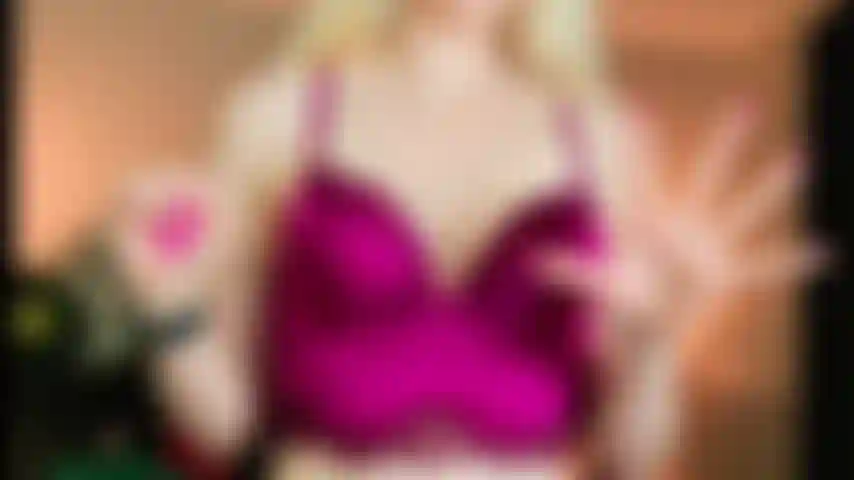 Handfetisch – finger spreizen, nicht nackt.