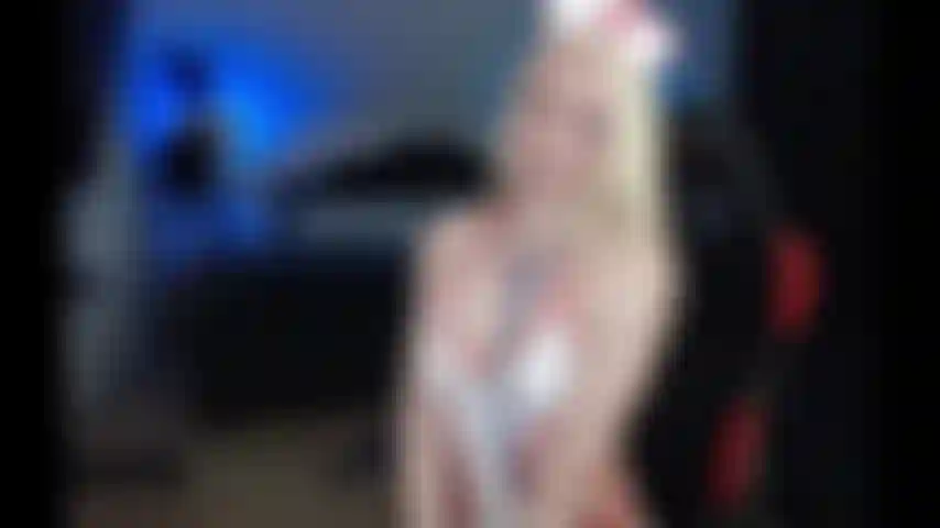 Die krankenschwester benutzt einen bbc-strapon für dich.