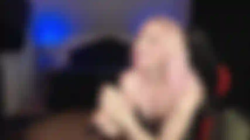 Zeige sph und ficke dann einen großschwänzigen mitbewohner.