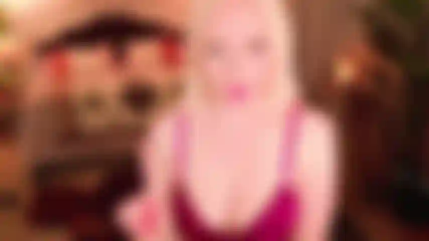 Herrin führt sie nur durch brustwarzenspiele zum kommen.