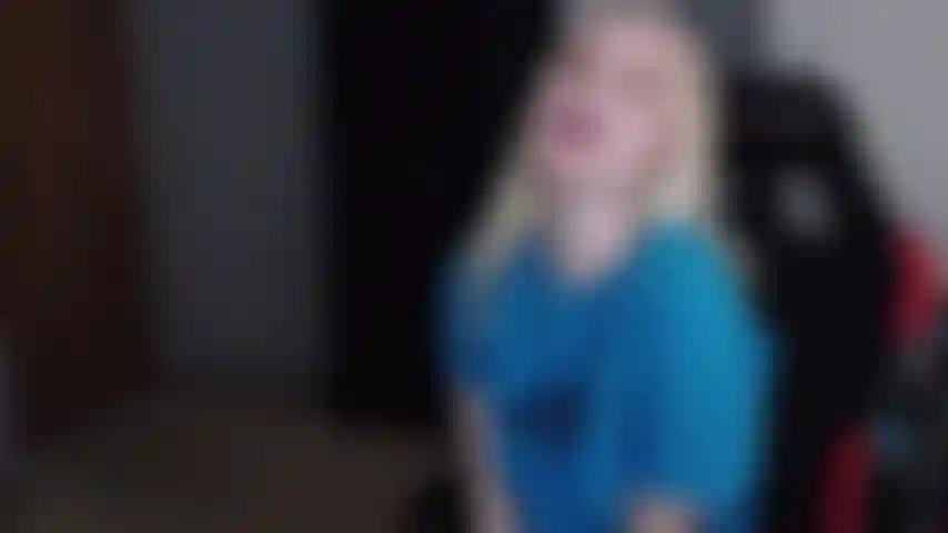 Benutzerdefiniertes video für gilbert. Ich mache pläne, ihn zu foltern, ihn nackt vor dem haus in der heißen sonne eingesperrt zu lassen, während ich ihn mit meinem freund chuck ficke, masturbation am ende des videos.