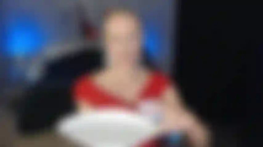 Ohrringe mit pie-gesicht.