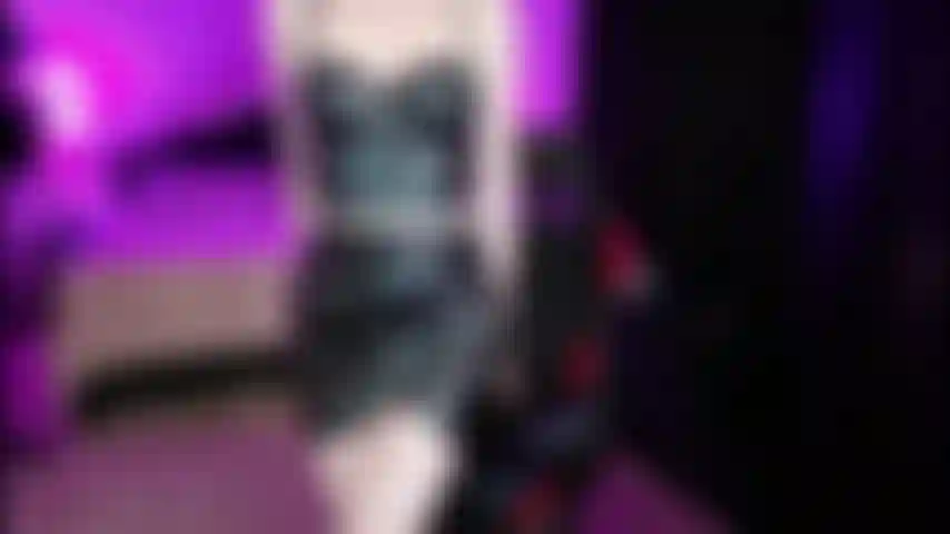 Reaktion – überraschung über riesenschwanz auf c2c.