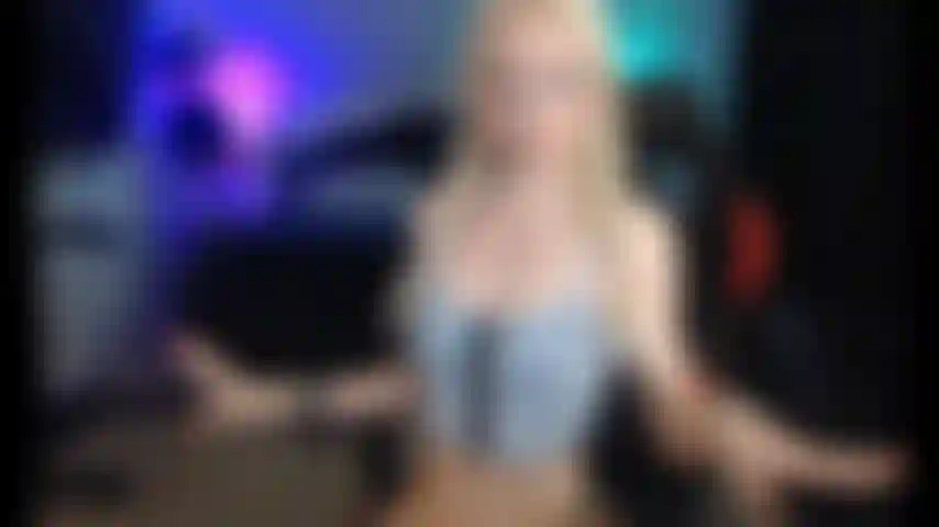 Personal trainer fickt dich mit strapon.