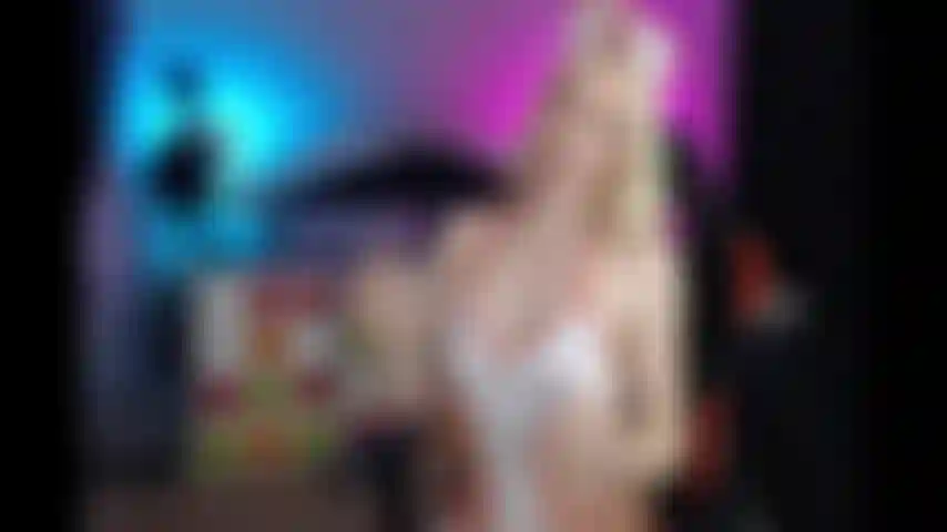 Krankenschwester fickt dich mit strapon und ärzten.