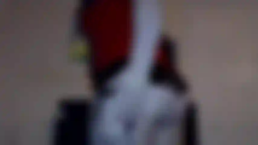 Du kannst einfach nicht aufhören auf meinen geilen arsch zu starren, oder? Das ist in ordnung. Du kannst es anstarren. Ich mag es, wenn du sie anstarrst. Es bedeutet, dass ich dich schwächer mache.