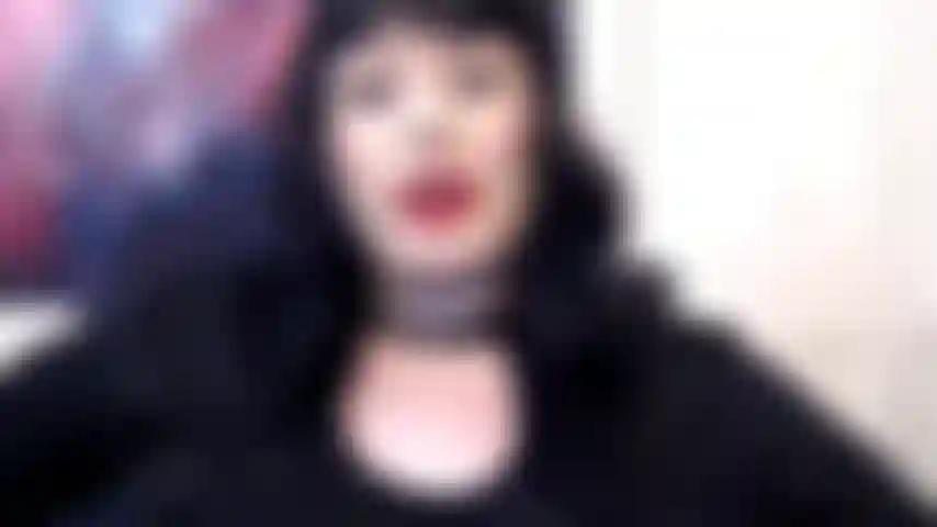 Giantess saugt dich auf.