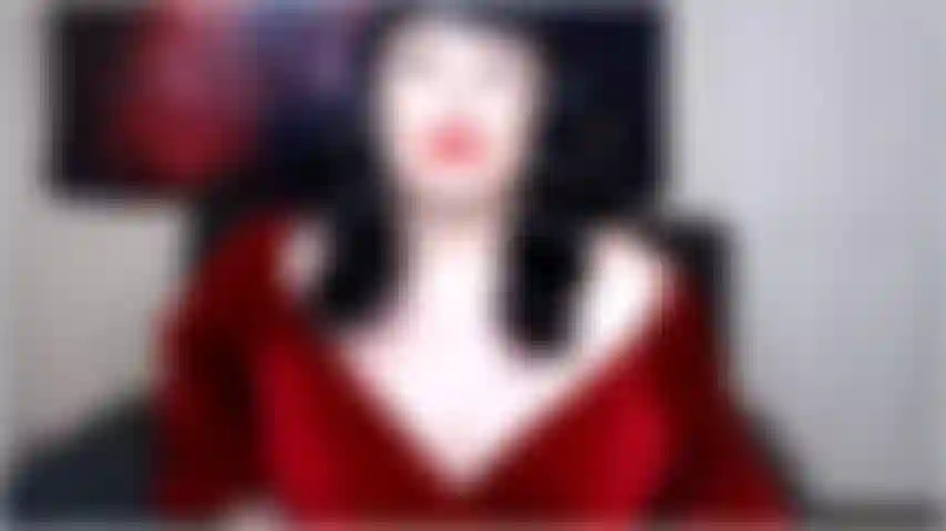 Miss deviant hat beschlossen, dir dieses weihnachten blaue eier zu schenken, während sie dich mit ihren riesigen 40-dd-titten und einigen grausamen wichsanweisungen neckt! Bereite dich auf ein sehr unangenehmes weihnachtsfest vor!