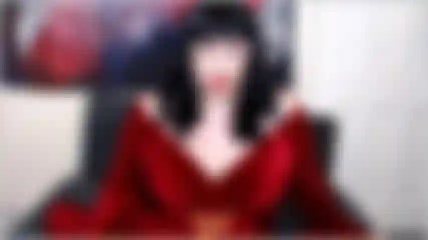 Miss deviant hat die rolle des satans übernommen, während sie sie ermutigt, ihre verbotensten gedanken und fantasien zu streicheln, und sie in versuchung führt.