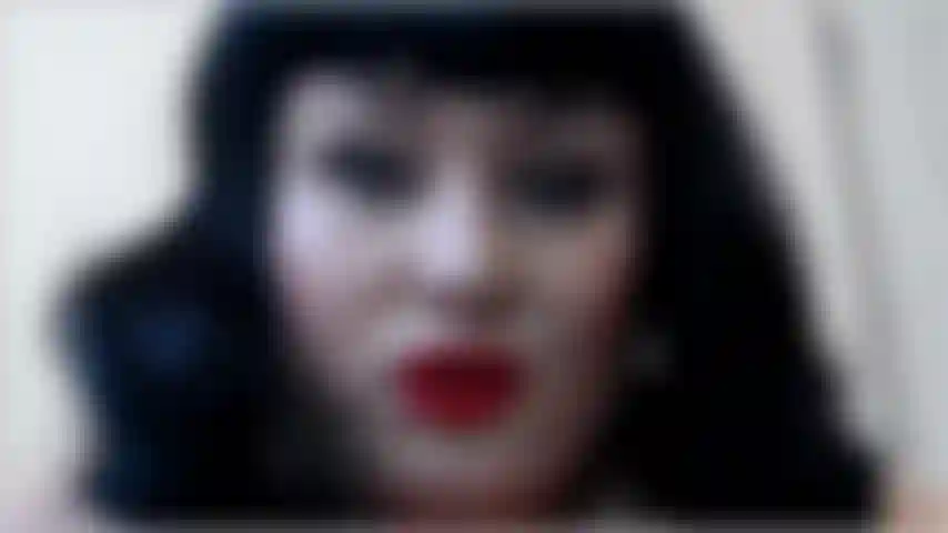 Diese lächerlichen gesichter, die du ziehst, wenn du dir einen runterholst. Sie sind comedy-gold! Wer hätte gedacht, dass du noch lächerlicher aussiehst, wenn du deinen madenschwanz streichelst?