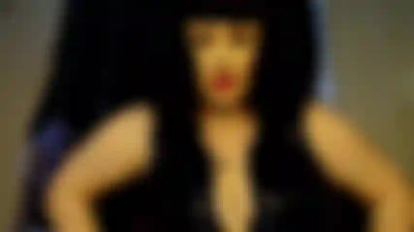 Im besitz von miss deviant.