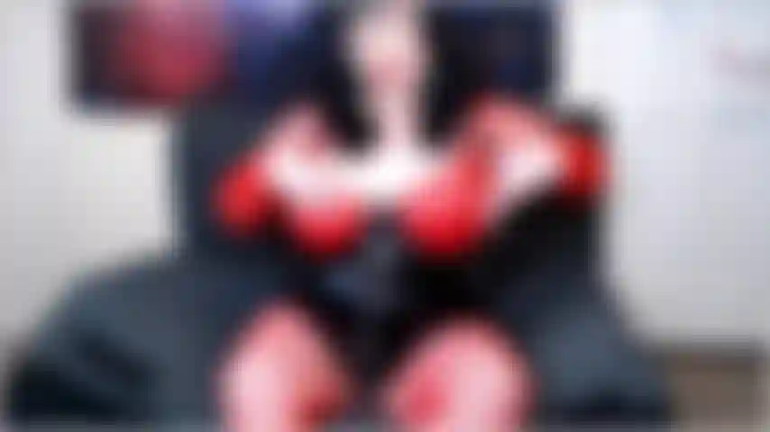 Miss deviant neckt einen wichsenden loser.