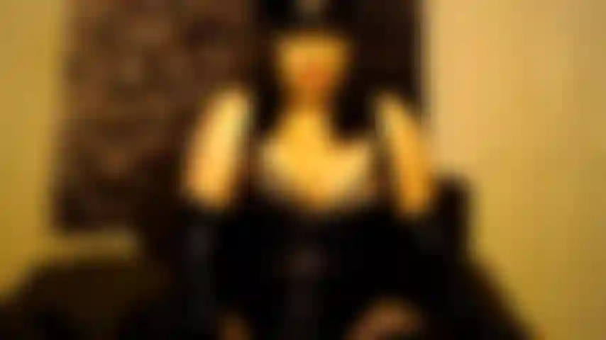 Eine erbärmliche, pubertäre schlampe.