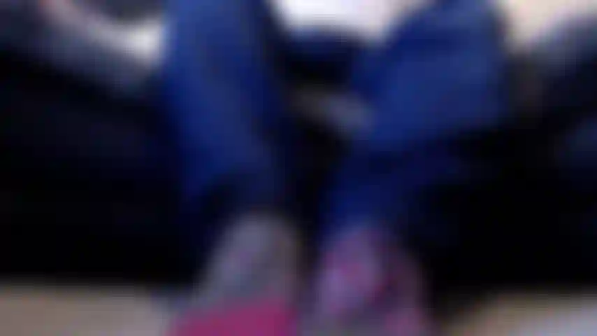 Süchtig nach verschwitzten socken und füßen.