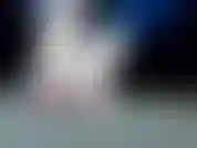 Ich weiß, du träumst davon, mich zu ficken. Es ist zu erwarten. Ich bin eine göttin. Aber weil ich eine göttin bin, sind die intimeren teile meines körpers für einen schwächling wie dich tabu.