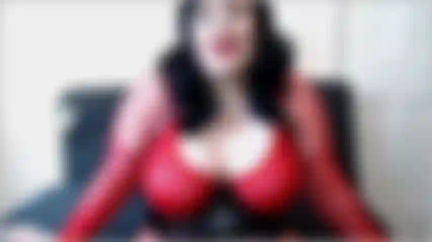 Diese kleine nuss zwischen deinen beinen macht dich nutzlos. Nutzlos für alle frauen. Es ist nichts als ein verschrumpelter kleiner kitzler und keine frau würde es in der nähe ihrer muschi haben wollen.