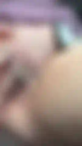 Und fingere meine feuchte muschi im auto.