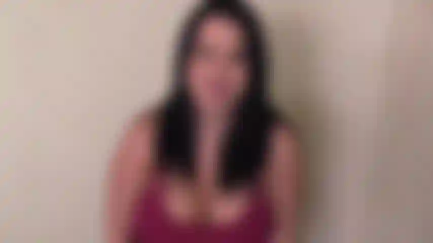 Du weißt, dass du alles tun würdest, um diese perfekten titten zu berühren, selbst wenn es bedeutet, dein eigenes sperma für mich zu essen. Du willst keinen widerstand leisten, also musst du wie ein guter junge gehorchen.